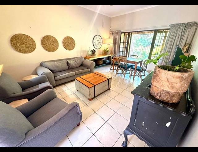 2 BEDROOM TOWNHOUSE FOR SALE IN MONTROSE